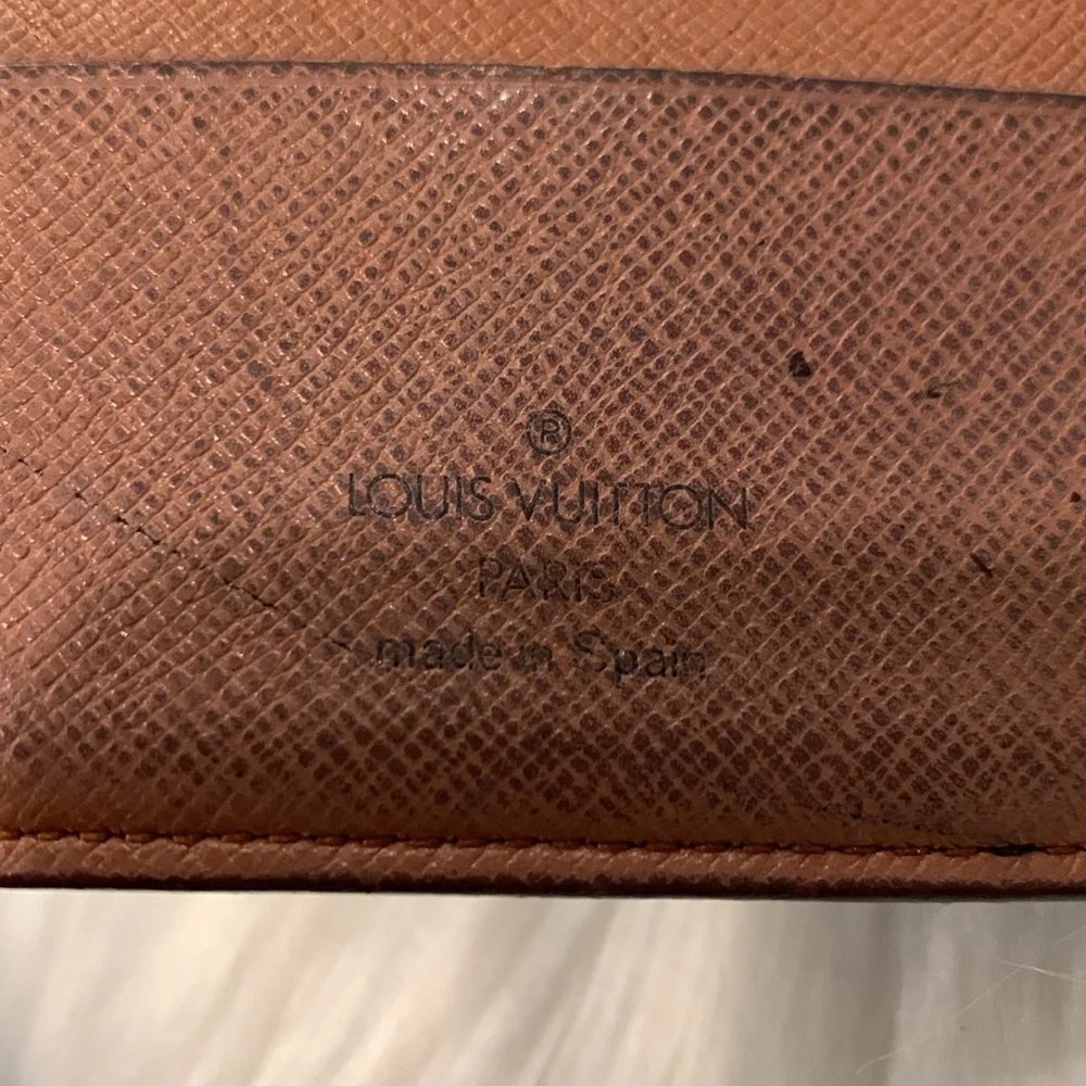 LV Authentic Men’s Bi- fold wallet (code#CA0942 (project wallet) - Picture 6 of 12